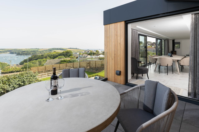 This image has an empty alt attribute; its file name is img_0330-2-1.jpg